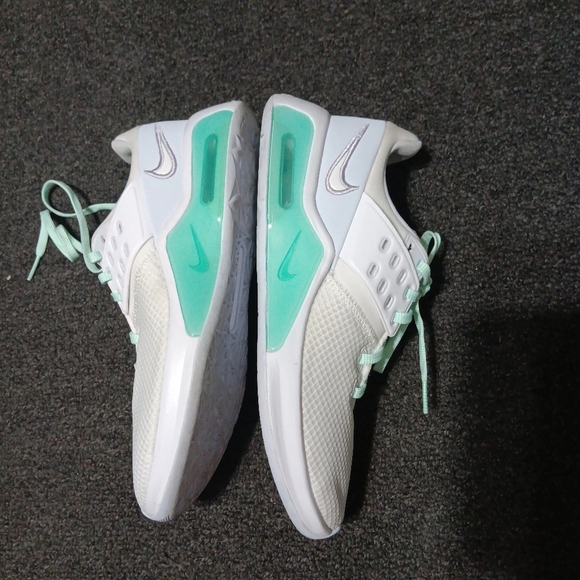Nike White and Teal Athletic Shoes - Picture 4 of 6